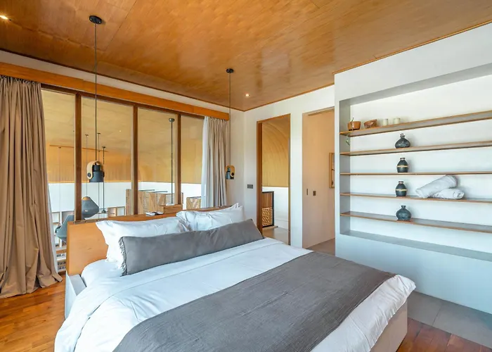 Lava - Tranquil 4br In Pererenan, Amazing Pool Canggu (Bali)