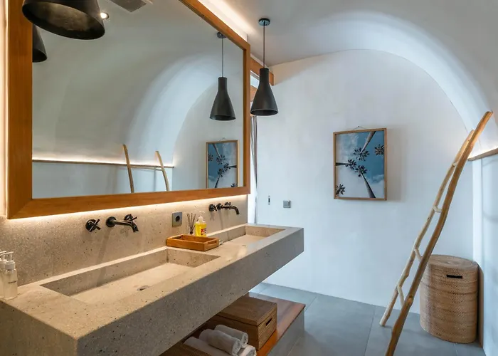 Lava - Tranquil 4br In Pererenan, Amazing Pool Villa *