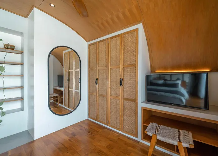 Lava - Tranquil 4br In Pererenan, Amazing Pool Villa Canggu (Bali)