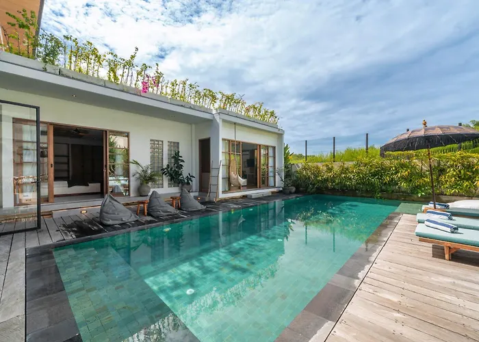 Lava - Tranquil 4br In Pererenan, Amazing Pool *