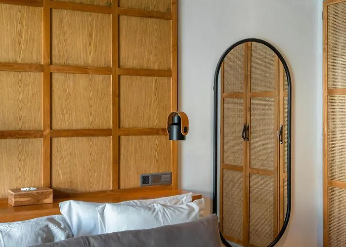 Villa Lava - Tranquil 4br In Pererenan, Amazing Pool