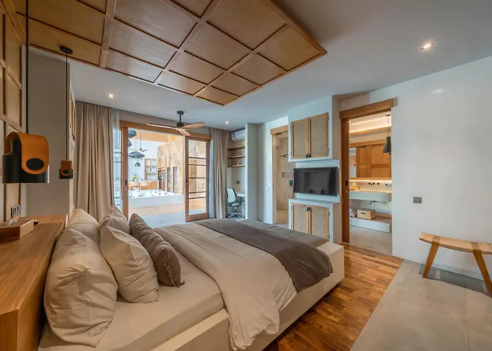 Lava - Tranquil 4br In Pererenan, Amazing Pool Villa *
