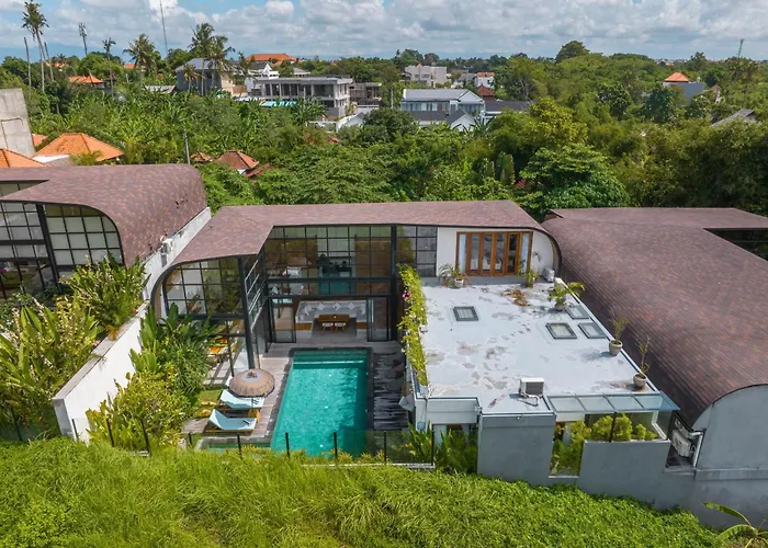 Lava - Tranquil 4br In Pererenan, Amazing Pool Villa Canggu (Bali)